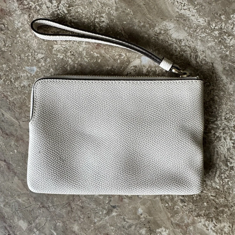 Coach Women's Zip Wristlet Wallet Pouch Beige Solid Logo Inner Pockets